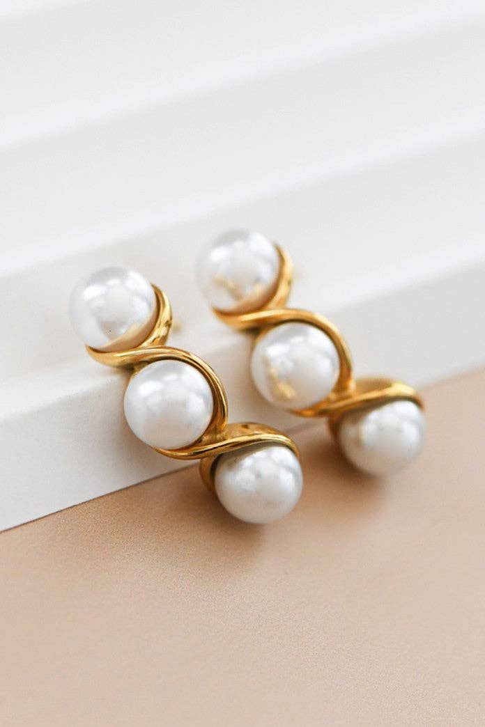 Luna Pearl Cluster Stud Earrings